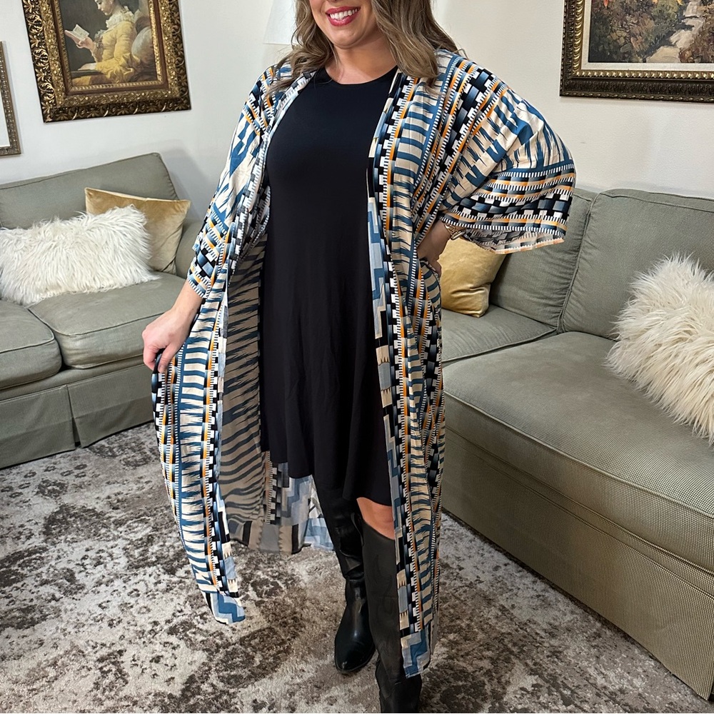 Geometric Patterned Kimono - Picture 5 of 9